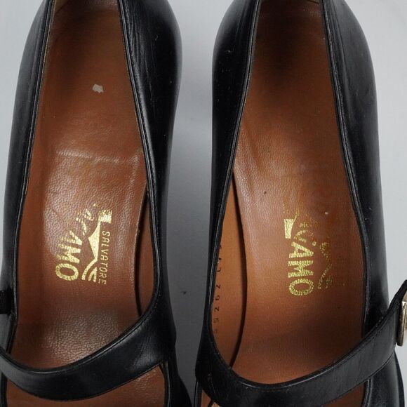 Salvatore Ferragamo Black Leather Pumps Size 7 Mary Jane Style Made in Italy - Picture 12 of 16